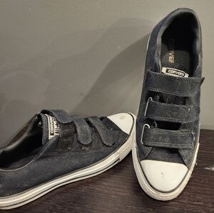 Velcrow converse shoes